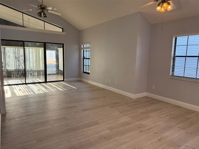 Building Photo - 5722 Parkview Lake Dr