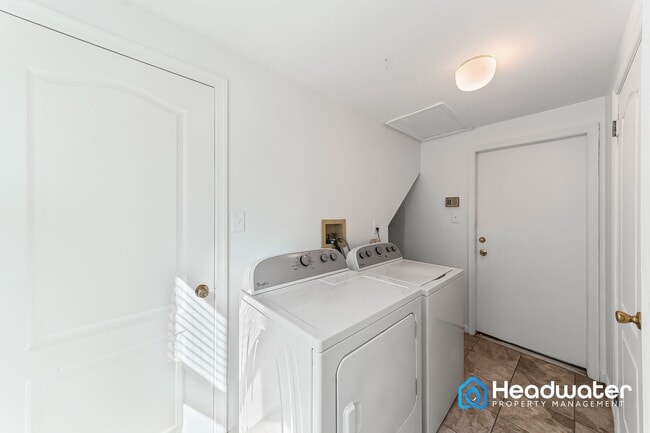 Building Photo - House for Rent in Coatesville