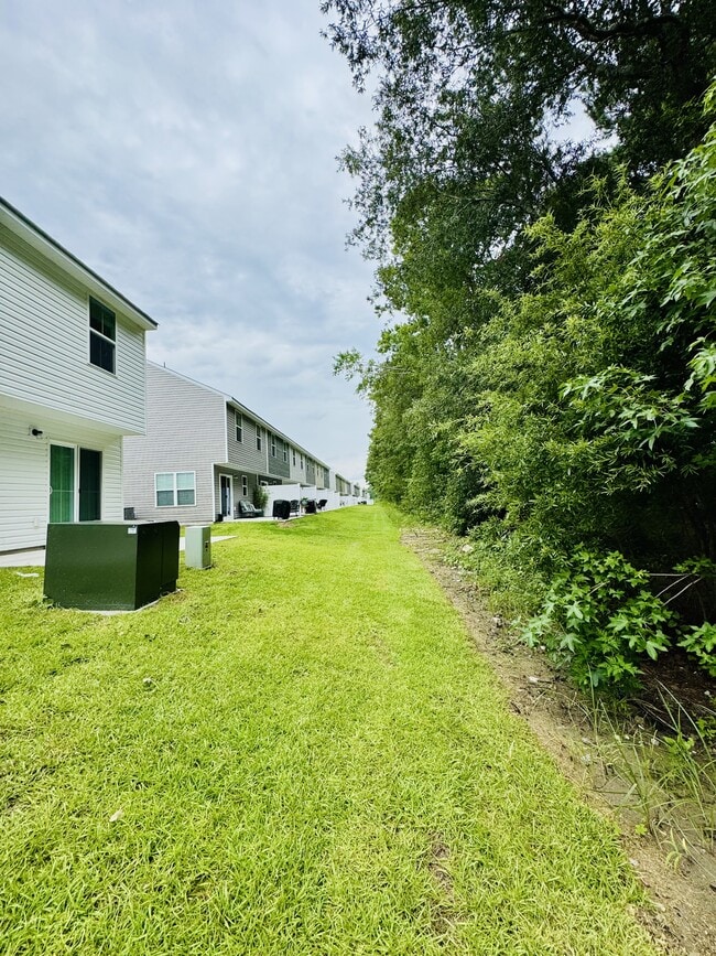 Building Photo - 261 Christiana Ln