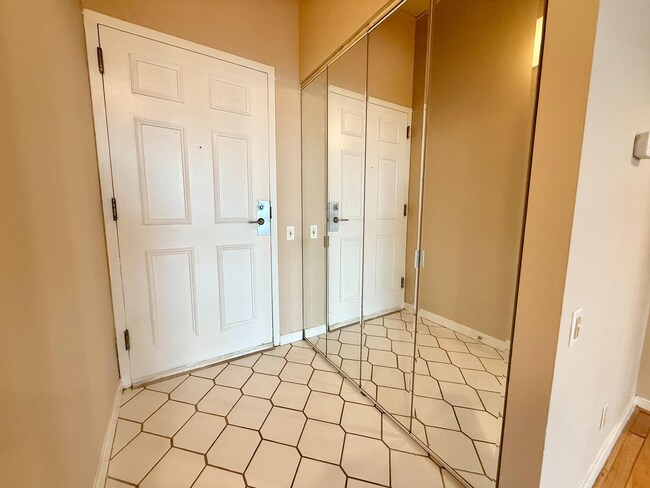 Building Photo - 3 N Christopher Columbus Blvd