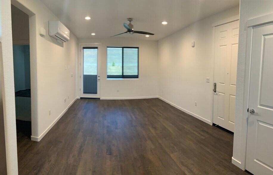 Building Photo - 2500 Wildflower Sta Pl