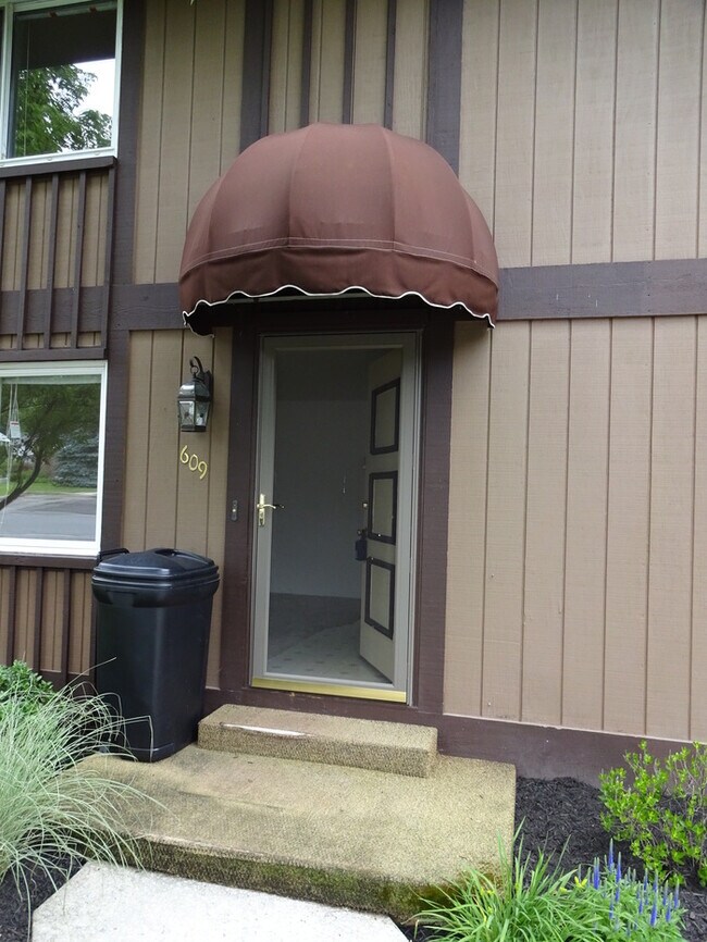 Building Photo - 2-3 Bedroom Townhouse for rent in Altoona