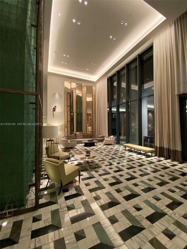 Building Photo - 801 S Miami Ave