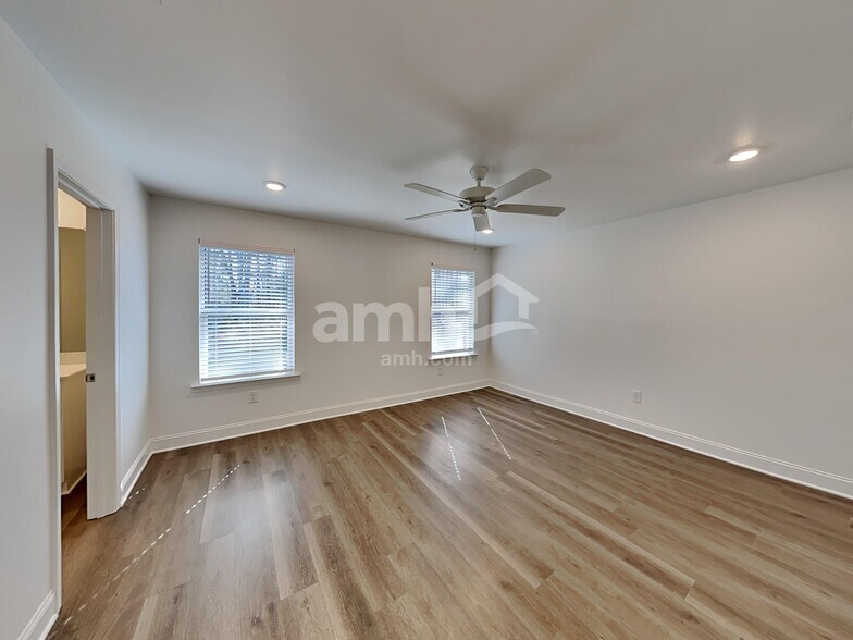 Building Photo - 1469 Aquamarine Dr