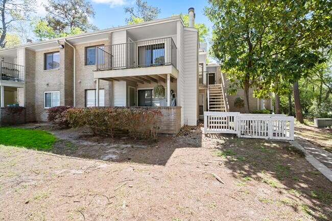 Building Photo - 3500 Tangle Brush Dr