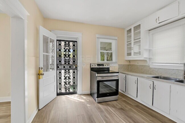 Building Photo - 1458 Beech St