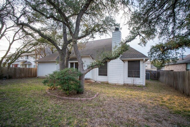Building Photo - 8421 Cahill Dr