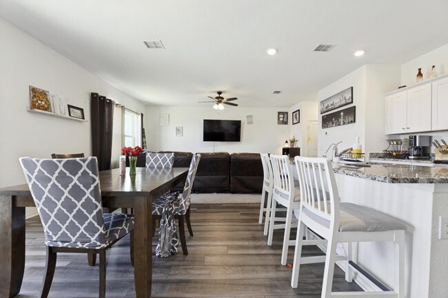 Building Photo - 5810 Rue Picasso