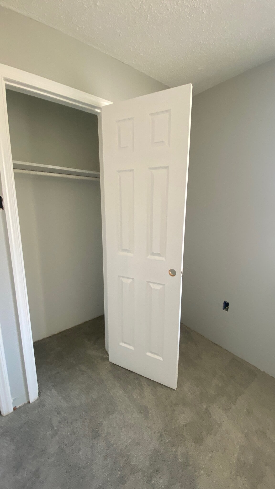 Building Photo - 226 E Cresse Ave