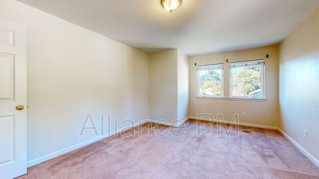 Building Photo - 1520 Humboldt St