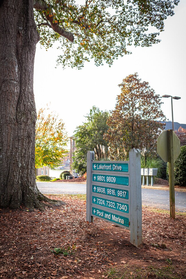 Building Photo - 9808 Emerald Point Dr