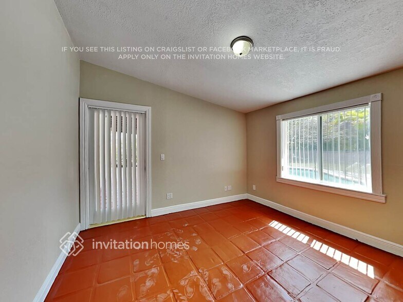 Building Photo - 10840 SW 32nd St