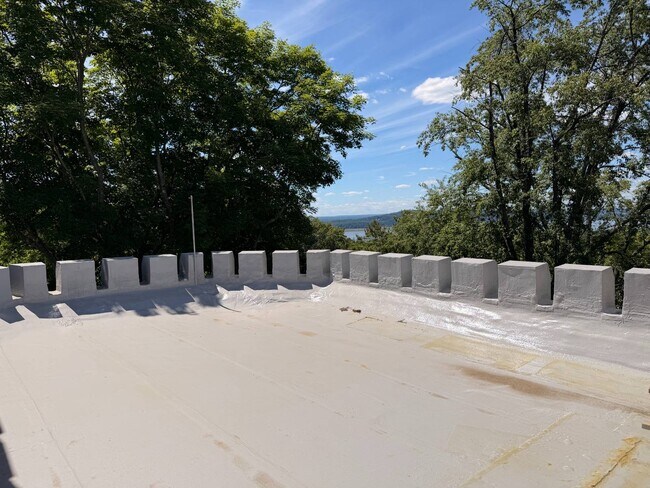 Building Photo - 155 Beacon Hill Dr