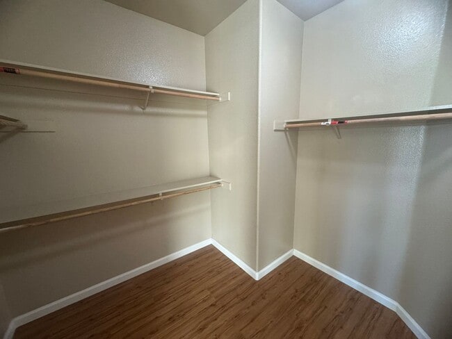 Building Photo - Spacious 4 Bedroom Home in Elk Grove