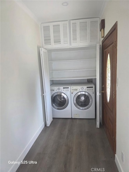 Building Photo - 521 E Valencia Ave