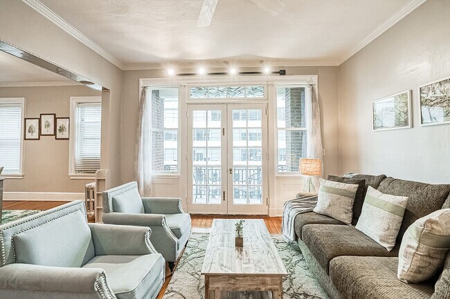 Building Photo - Furnished & Perfectly Located Downtown in ...