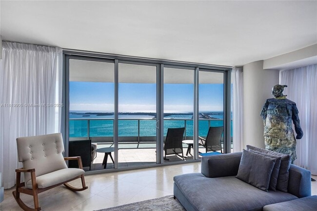 Building Photo - 1331 Brickell Bay Dr