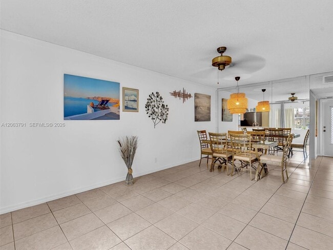 Building Photo - 5001 W Oakland Park Blvd
