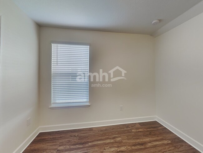 Building Photo - 2221 Saffron Walden Dr