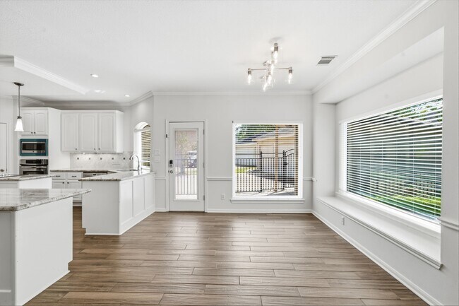 Building Photo - 2214 Lytham Ln