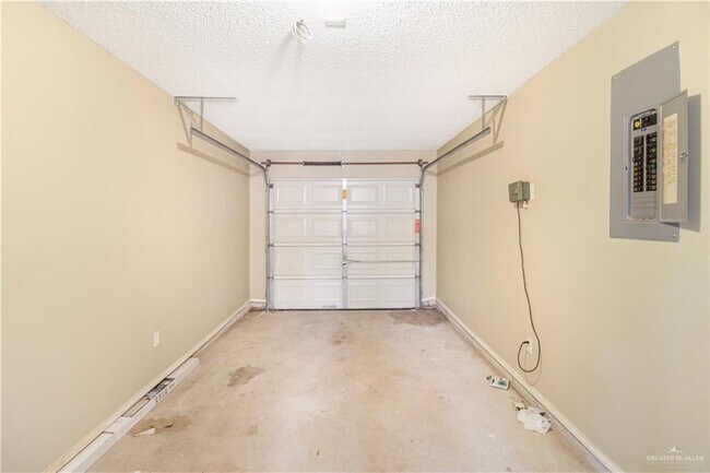 Building Photo - 4208 Flamingo Ave