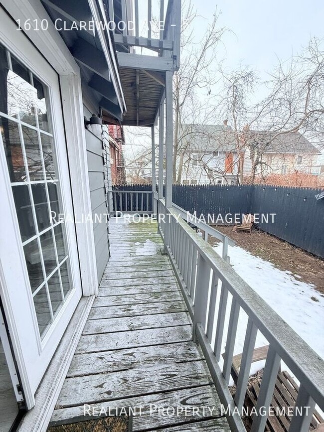 Building Photo - 1610 Clarewood Ave