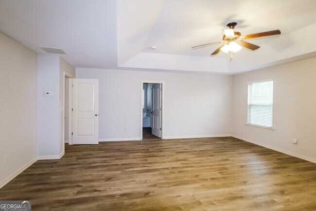 Building Photo - 221 Sableshire Way