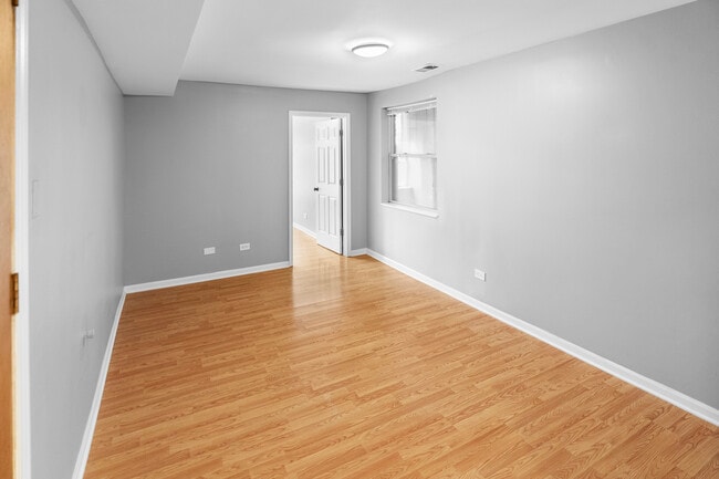 Building Photo - 3336 W Potomac Ave