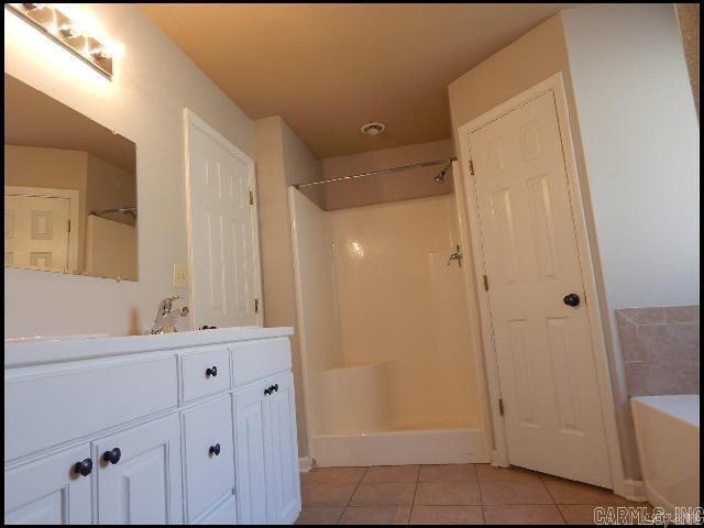 Building Photo - 521 Wisteria Dr