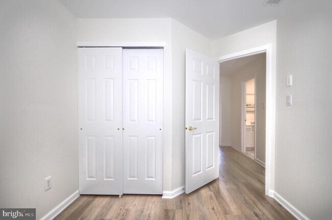 Building Photo - 18 Alexandra Ct