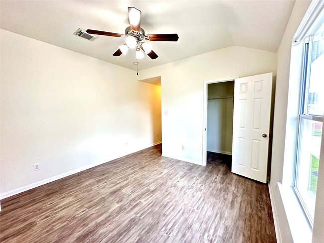 Building Photo - 25311 Clover Ranch Dr