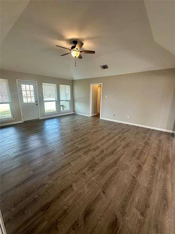 Building Photo - 127 Lori Dr