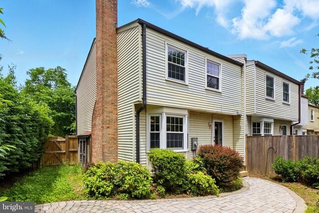 Building Photo - 351 Gundry Dr