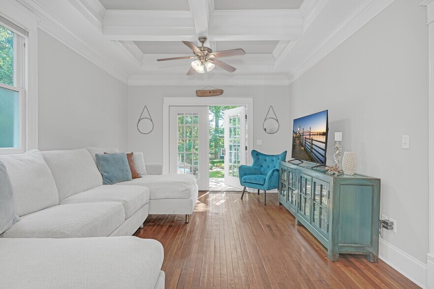 Building Photo - 312 N 5th Ave