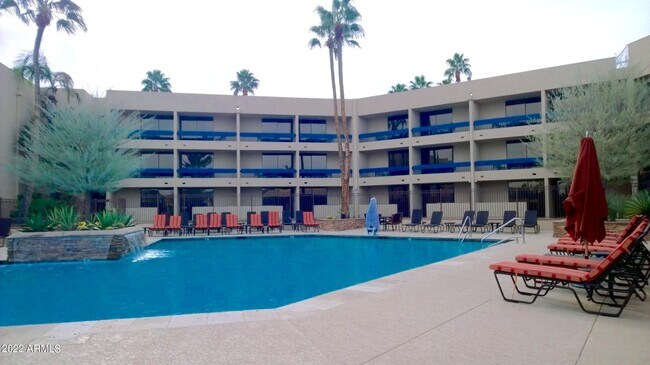 Building Photo - 7401 N Scottsdale Rd