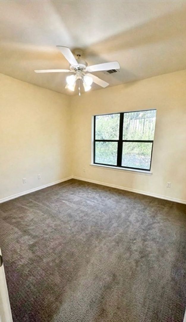 Building Photo - 1405 Delsie Dr