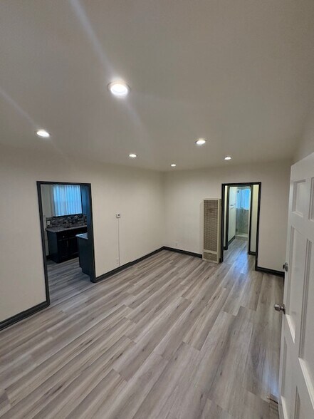 Building Photo - 15155 Dickens St