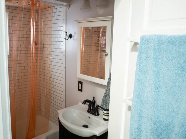 Building Photo - 276 46th St