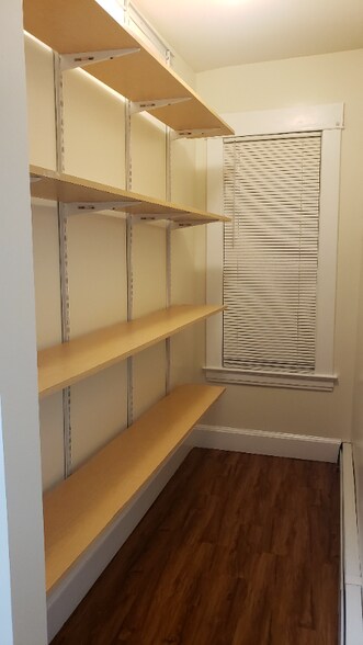 Building Photo - 753 Winchester Ave