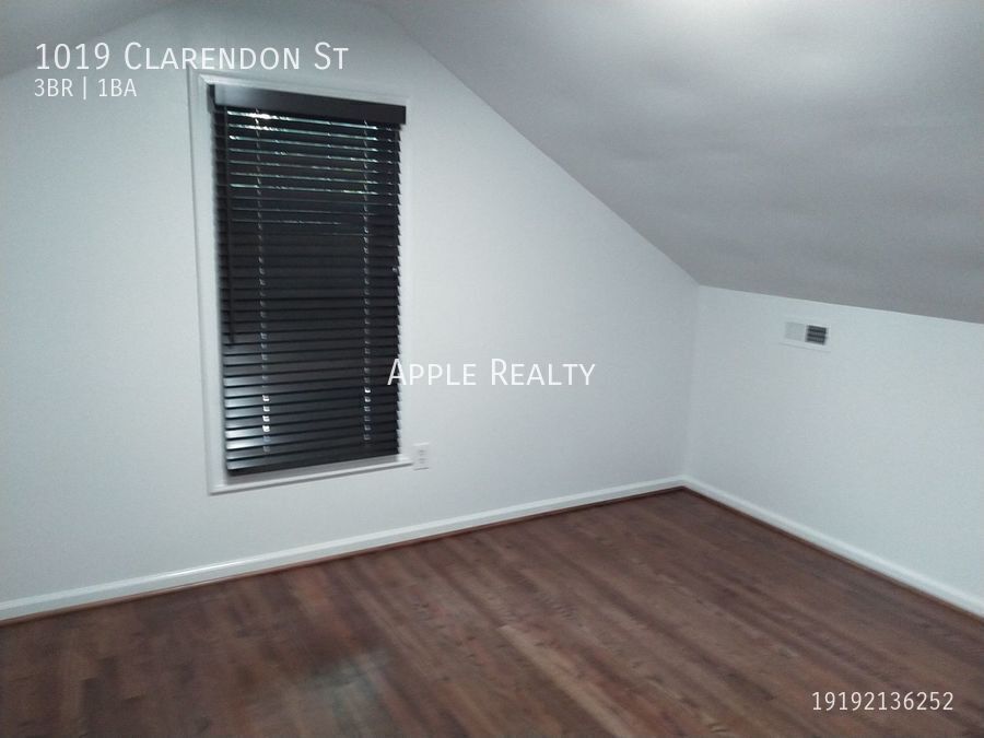 Building Photo - 1019 Clarendon St