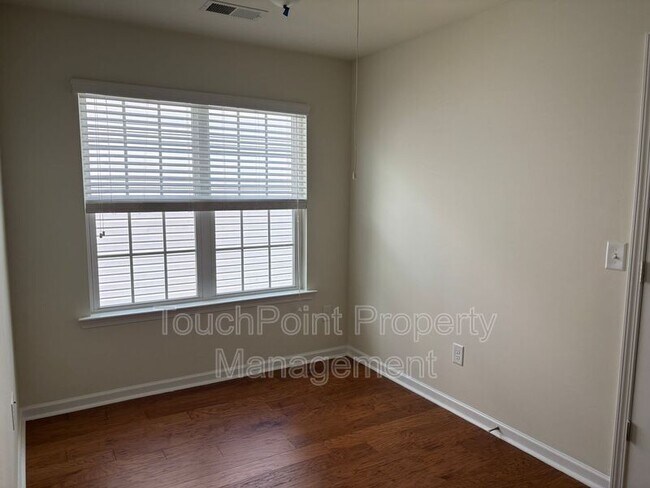 Building Photo - 78123 Rillstone Dr