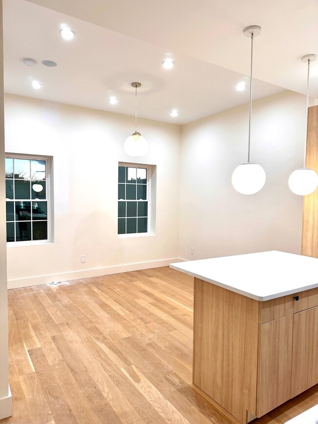 Building Photo - 393 Atlantic Ave