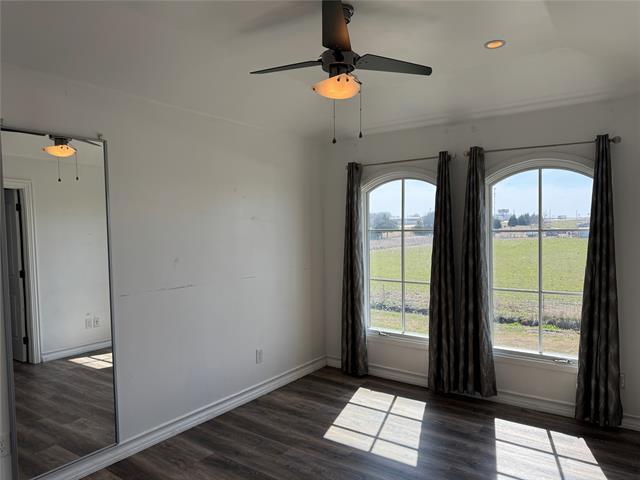 Building Photo - 5016 I-35