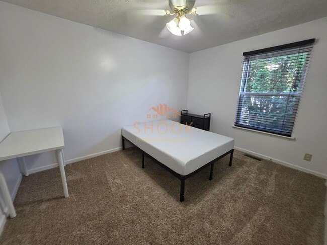 Building Photo - 2940 Horizon Dr