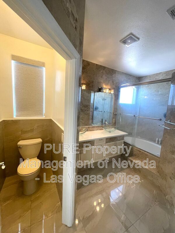 Building Photo - 9341 Lugo St