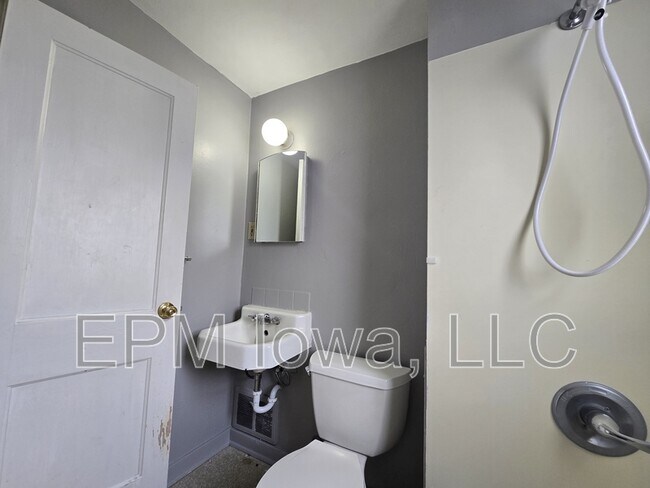 Building Photo - 269 Madison St