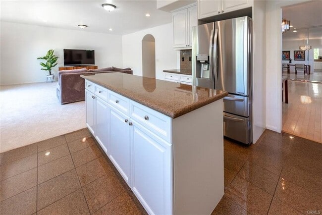 Building Photo - Executive Town Home in Central Torrance