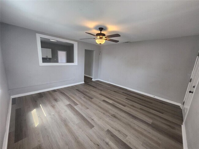 Building Photo - 2406 E Clark St