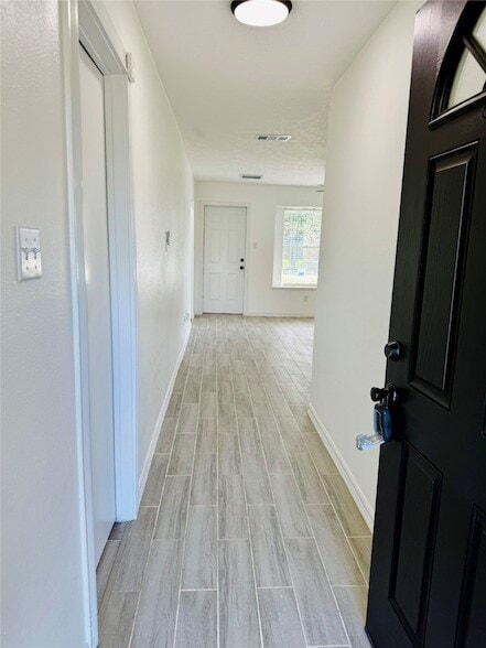 Building Photo - 4535 Reynaldo Dr