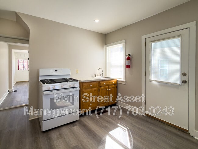 Building Photo - 127 N Prince St